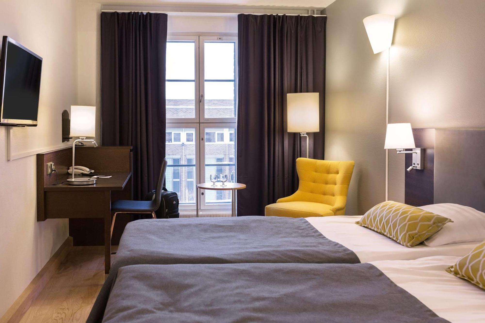 Scandic Grand Marina 4*